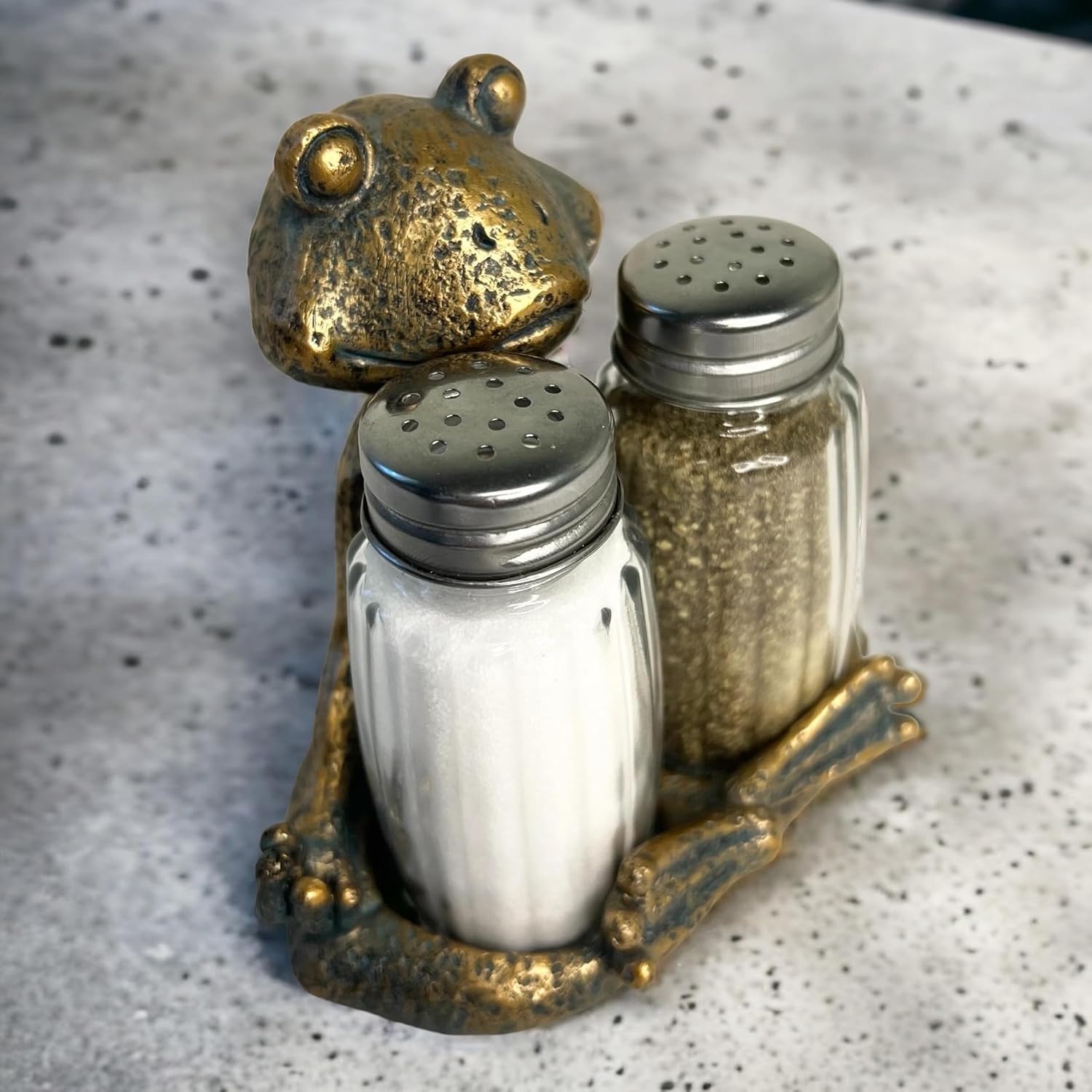 Top Brass Yoga Frog Salt Pepper Set 1