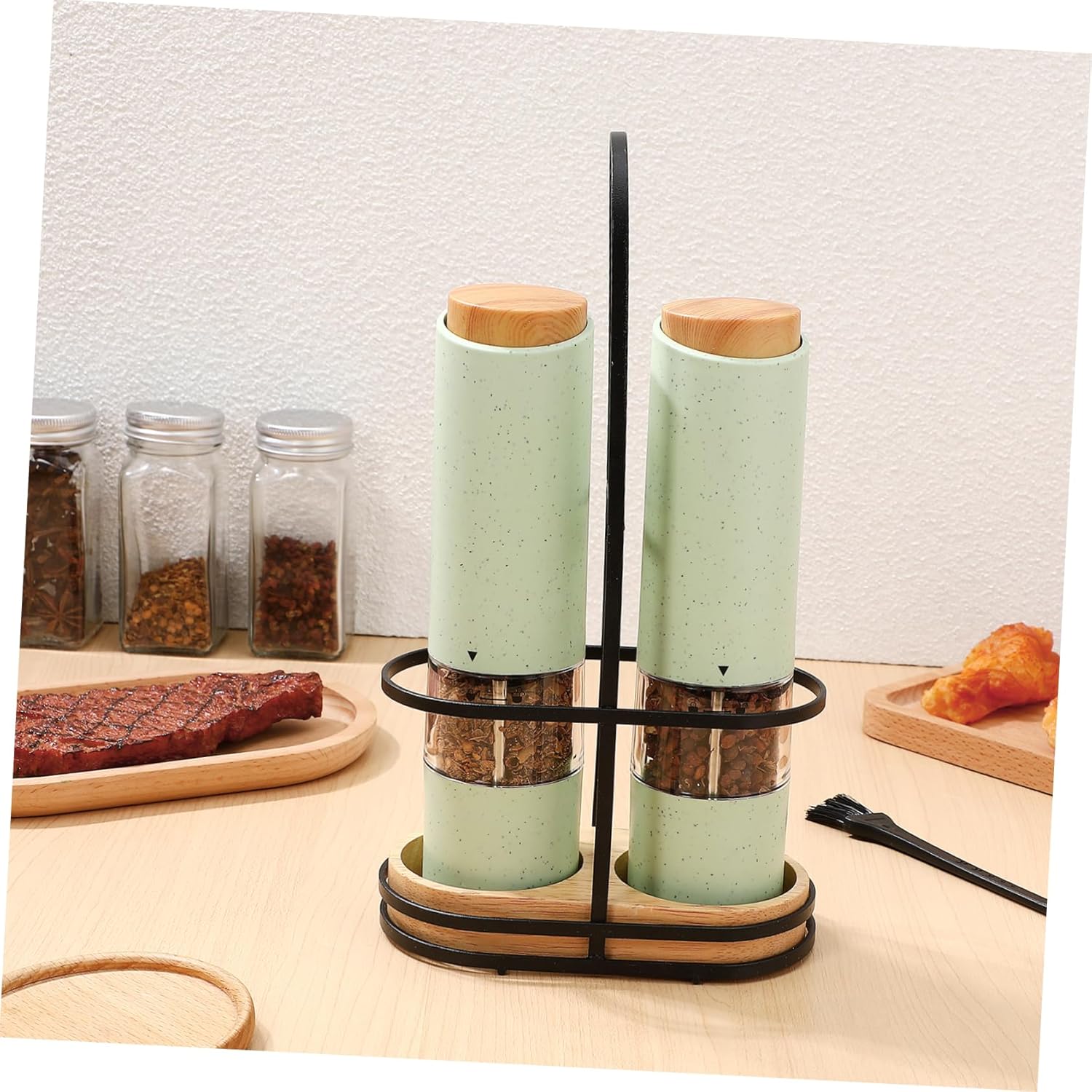 DECHOUS 2-Piece Electric Salt Pepper Shaker Set 1